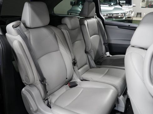 Used 2021 Honda Odyssey EX-L image 27