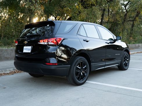 Used 2024 Chevrolet Equinox LS image 9