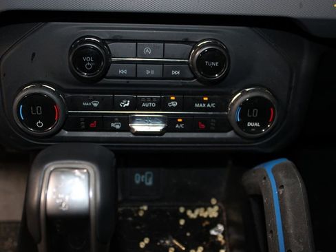 Used 2024 Ford Bronco Black Diamond w/ Sasquatch Package image 31