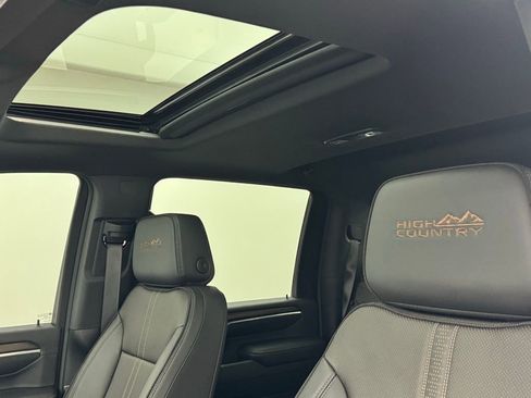 Used 2025 Chevrolet Silverado 2500 High Country w/ Technology Package AWD/4WD image 6