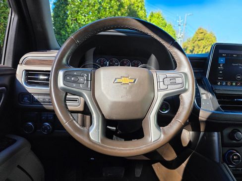 Used 2021 Chevrolet Suburban LT image 19