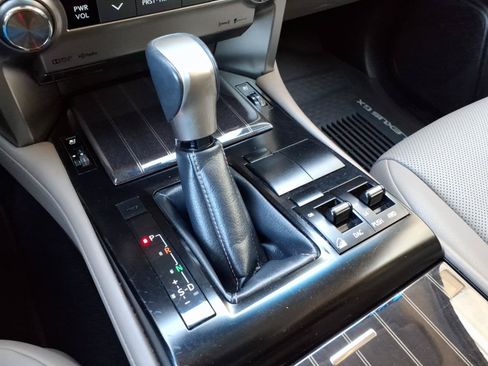 Certified 2021 Lexus GX 460 Premium w/ Premium Package AWD/4WD image 13