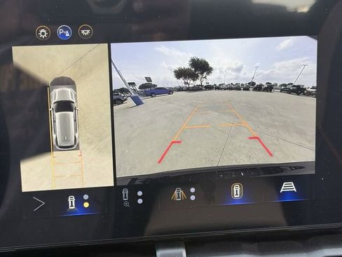 New 2026 Chevrolet Equinox ACTIV w/ Convenience Package III FWD image 17