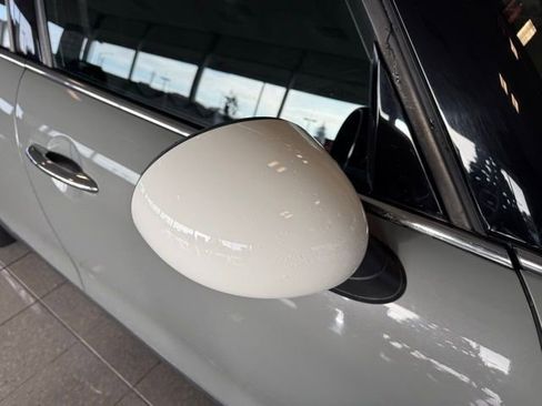 Used 2016 MINI Cooper 4-Door Hardtop image 11