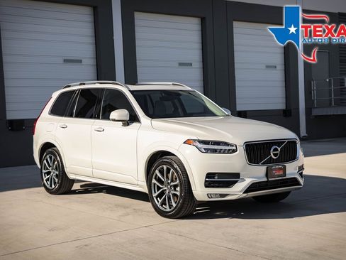 Used 2019 Volvo XC90 T5 Momentum w/ Multimedia Package image 1