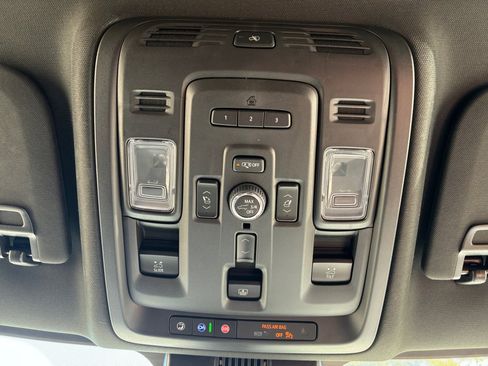 Used 2024 GMC Yukon XL Denali Ultimate AWD/4WD image 20