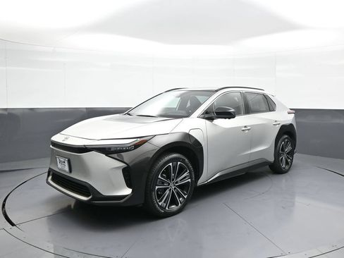 Certified 2023 Toyota bZ4X AWD w/ Weather Package image 10