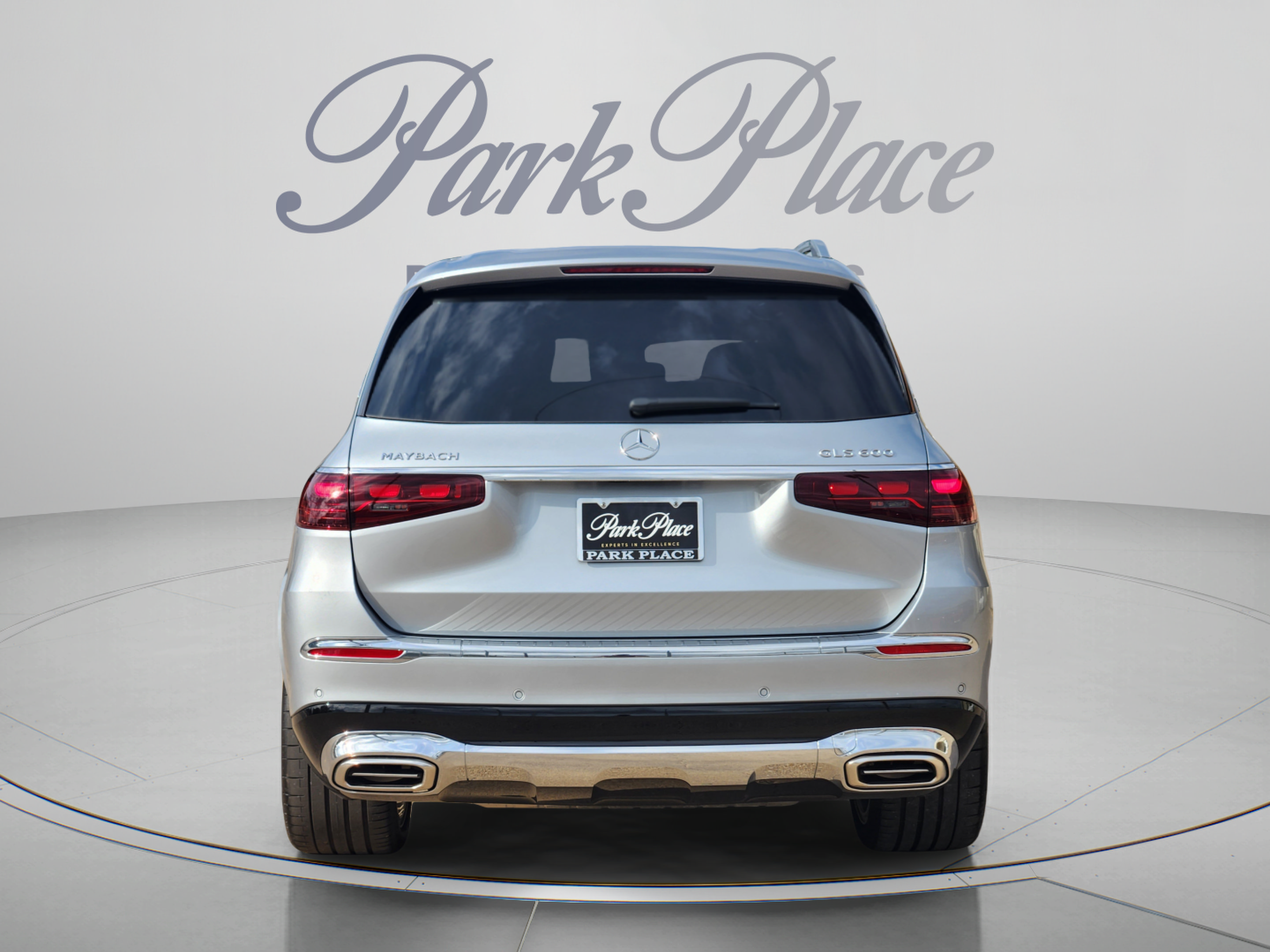 Used 2025 Mercedes-Benz Maybach GLS 600 4MATIC image 4