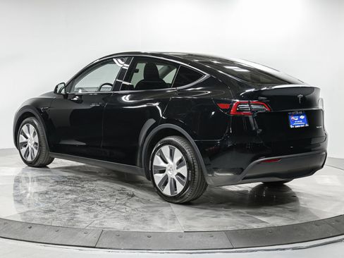 Used 2023 Tesla Model Y Long Range AWD/4WD image 5