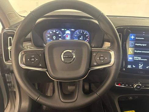 Used 2020 Volvo XC40 T5 Momentum AWD/4WD image 11