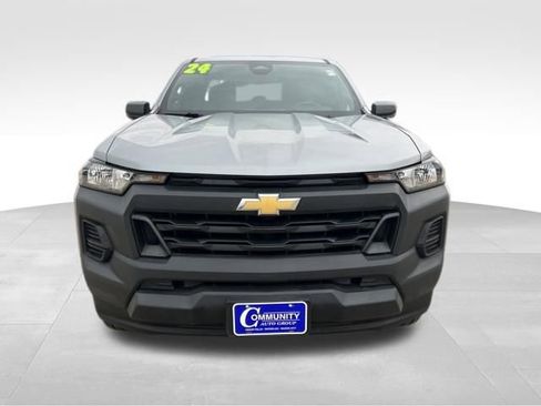 Used 2024 Chevrolet Colorado W/T image 10