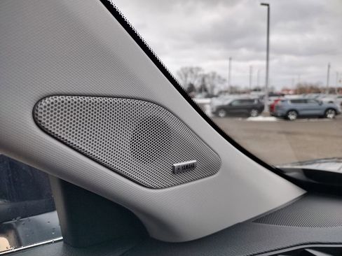 New 2026 Mitsubishi Outlander SEL image 33