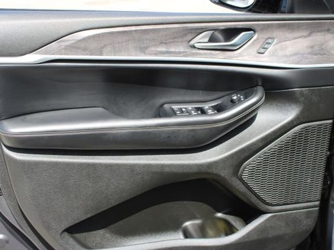 Used 2023 Jeep Grand Cherokee L Limited image 14