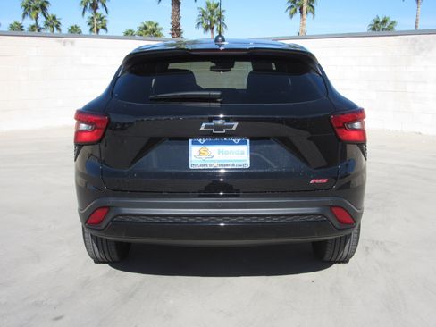 Used 2025 Chevrolet Trax RS w/ Sunroof Package image 7