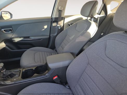 Certified 2025 Kia K4 EX image 18