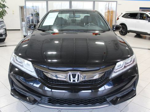 Used 2017 Honda Accord EX-L image 2