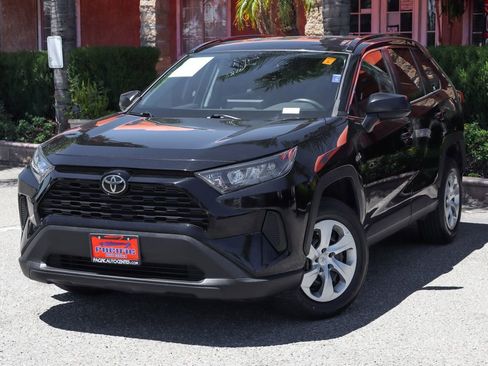 Used 2021 Toyota RAV4 LE AWD/4WD image 4