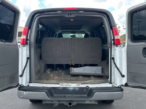 Used 2017 Chevrolet Express 3500 LT w/ LT Preferred Equipment Group RWD image 15