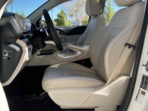 Used 2021 Mercedes-Benz GLS 580 4MATIC image 60