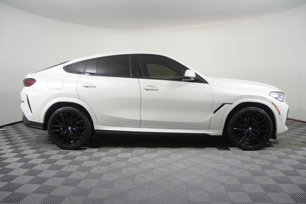 Used 2022 BMW X6 xDrive40i w/ Executive Package AWD/4WD image 3