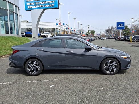 Used 2025 Hyundai Elantra Sport w/ Cargo Package image 8