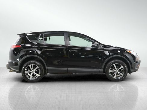 Used 2018 Toyota RAV4 XLE AWD/4WD image 6