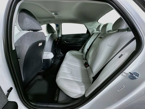 New 2026 Hyundai Elantra Limited FWD image 17