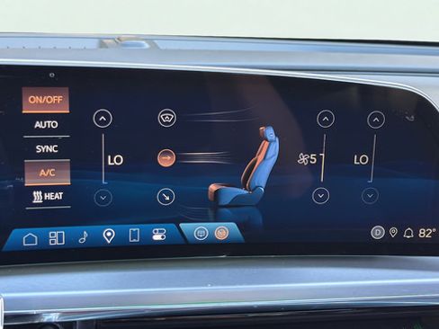 Used 2024 Cadillac Lyriq Luxury RWD image 23