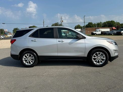 Used 2021 Chevrolet Equinox LS w/ LS Convenience Package FWD image 6