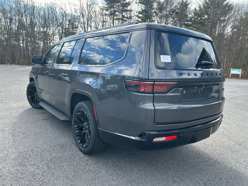 New 2025 Jeep Wagoneer L Series II w/ Premium Group I image 13