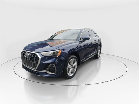 Used 2022 Audi Q3 2.0T Premium w/ Convenience Package image 4