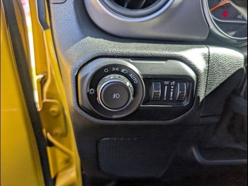 Used 2021 Jeep Wrangler Sport S image 15