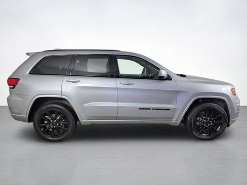 Used 2020 Jeep Grand Cherokee Altitude AWD/4WD image 2