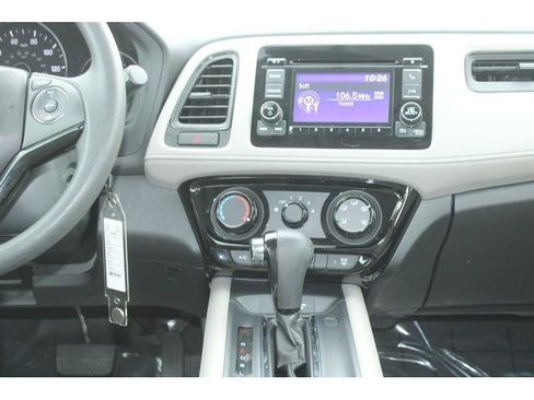 Used 2016 Honda HR-V LX image 16