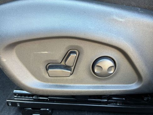 Used 2025 Jeep Compass Limited image 22