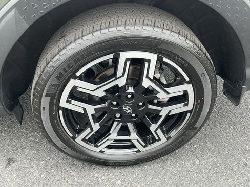Certified 2025 Hyundai Santa Cruz Limited AWD/4WD image 14