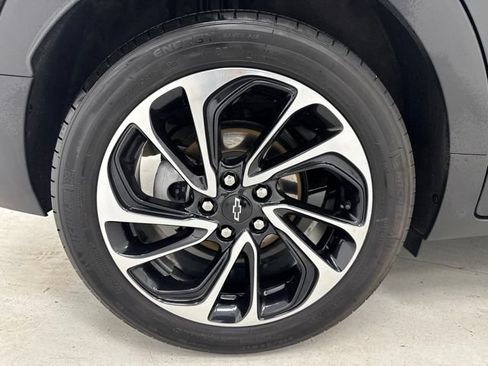 Used 2023 Chevrolet Bolt EUV Premier FWD image 32