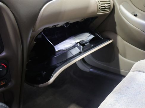 Used 2000 Oldsmobile Intrigue GL FWD image 26