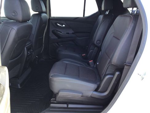 Used 2023 Chevrolet Traverse High Country AWD/4WD image 10