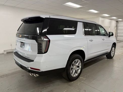New 2026 Chevrolet Suburban Premier image 6