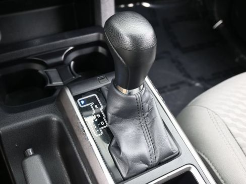 Used 2022 Toyota Tacoma SR5 RWD image 22