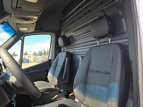 Used 2026 Mercedes-Benz Sprinter 2500 image 21