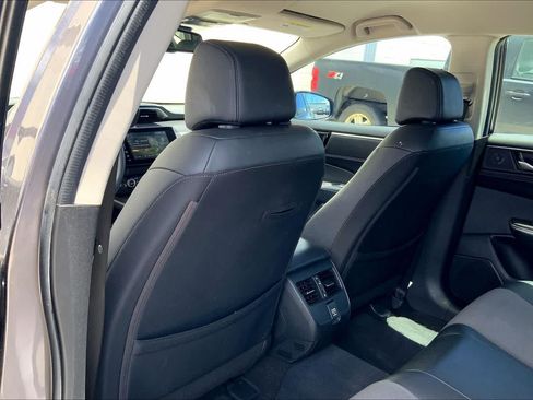 Used 2018 Honda Clarity Plug-In Hybrid image 12