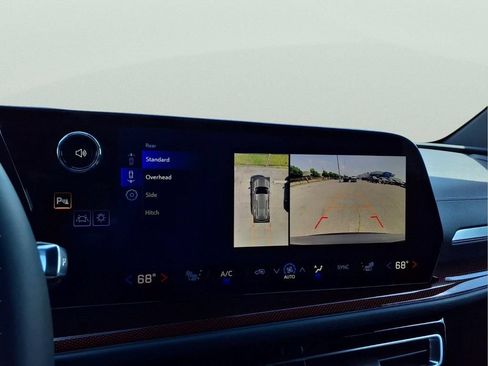 New 2026 Chevrolet Traverse Z71 w/ Enhanced Driving Package AWD/4WD image 9