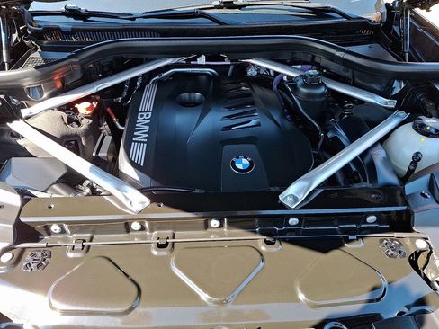 Used 2023 BMW X7 xDrive40i w/ Premium Package image 33