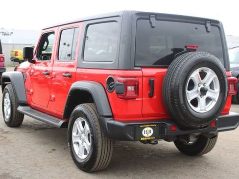 Used 2022 Jeep Wrangler Unlimited Sport AWD/4WD image 3