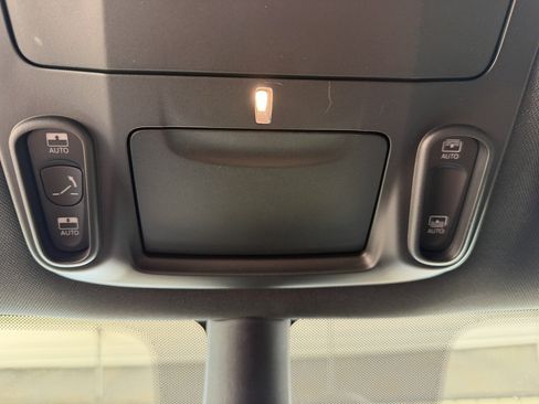 Used 2025 Chrysler Pacifica Select FWD image 21