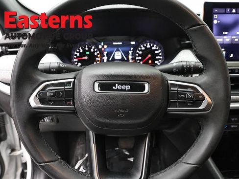Used 2024 Jeep Compass Latitude AWD/4WD image 10