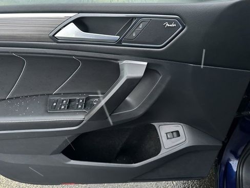 Certified 2022 Volkswagen Tiguan SEL R-Line image 18