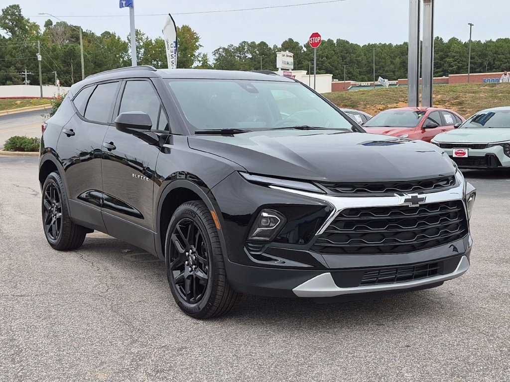 New 2026 Chevrolet Blazer LT w/ Convenience Package FWD image 2